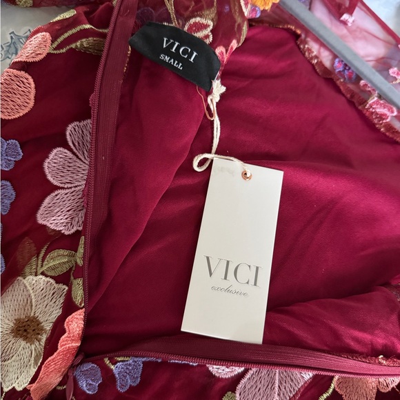 Vici Vibrant Floral Long Mesh Sleeve mini Dress size S new with tags - Picture 10 of 10